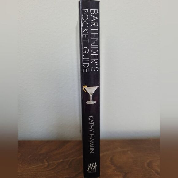Bartender's Pocket Guide Book - Picture 2 of 3